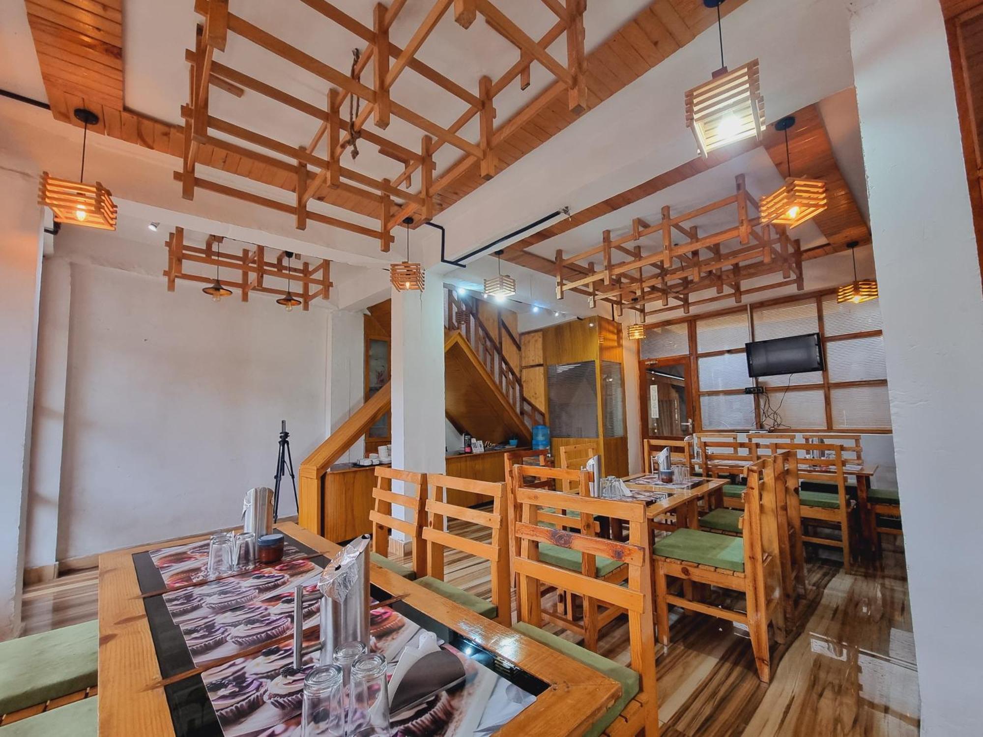 Wow Hotels Green View Dalhousie Exterior photo